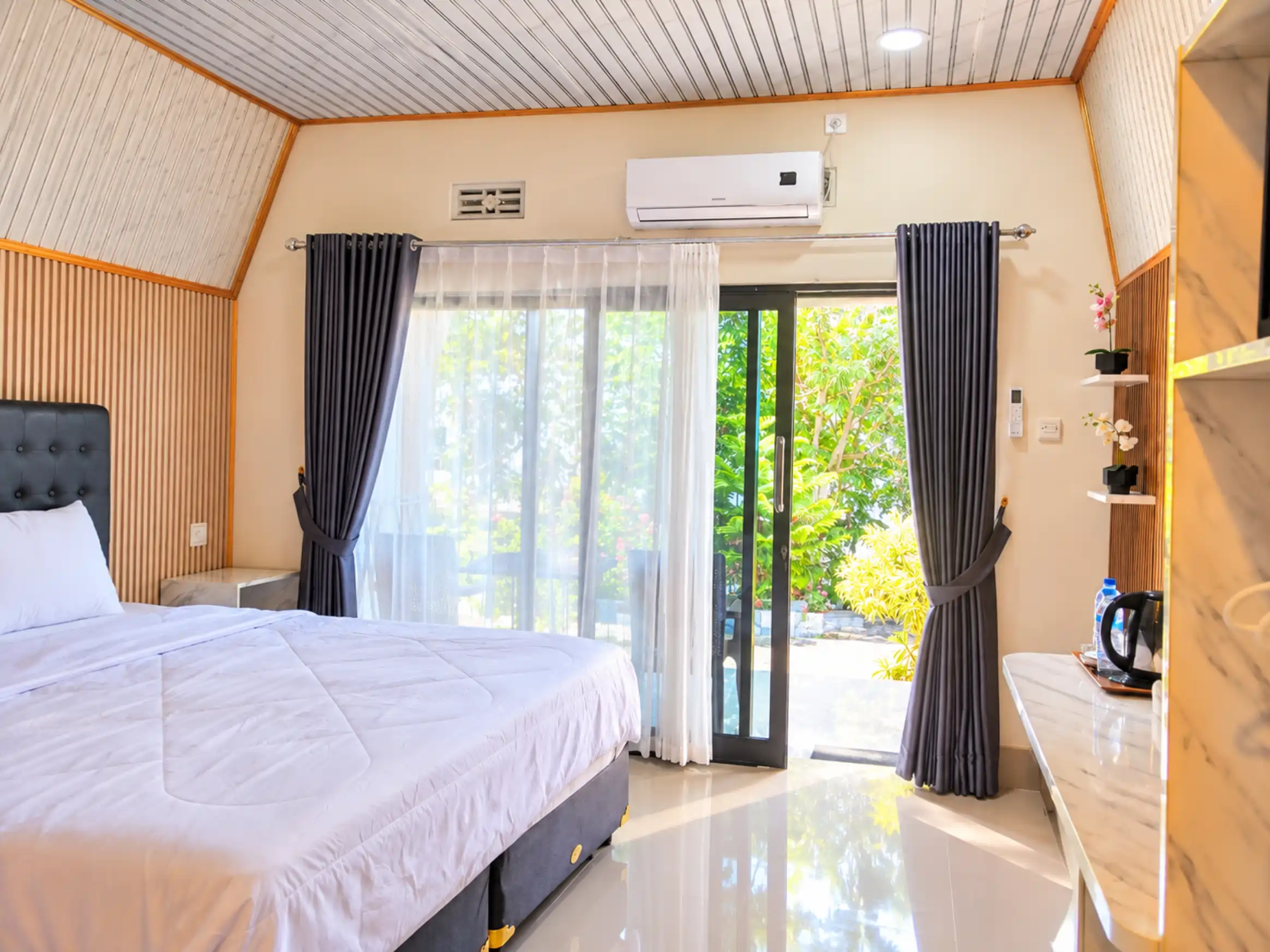 Akomodasi - kamar dan interior